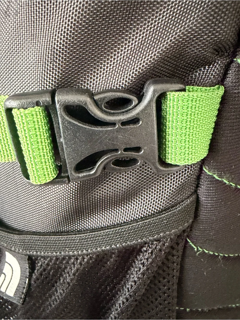 North Face Wasatch Large Black & Green Men's Backpack